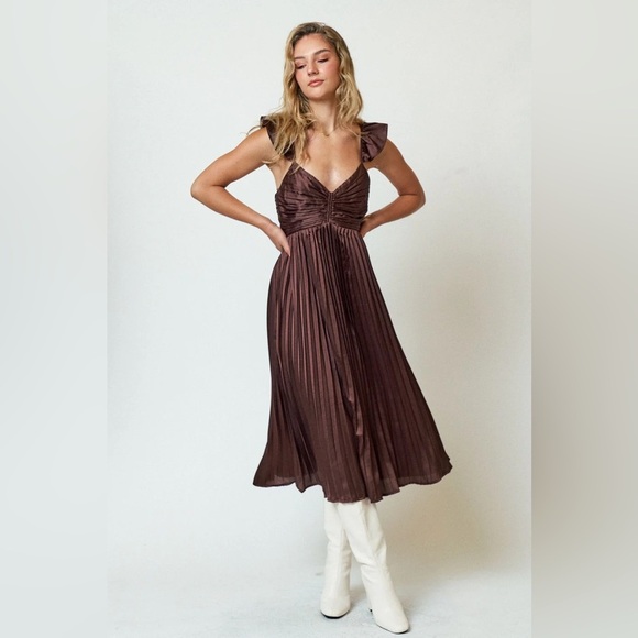 Pinkblush ruffle strap pleated midi nwot